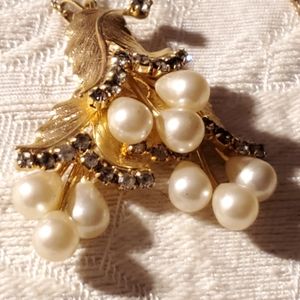 Goldtone Metal Cluster Rhinestones Faux Pearl Pendant Necklace